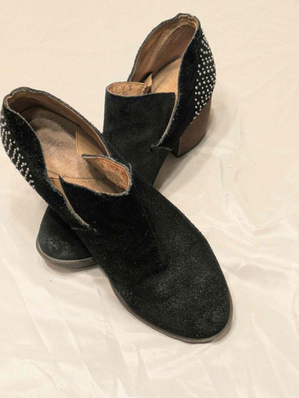 Naya Suede Ankle Booties Womens 9M Black Studded Heel Block Heel Boho Comfort